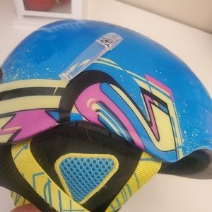 Kids K2 illusion ski helmet/ small